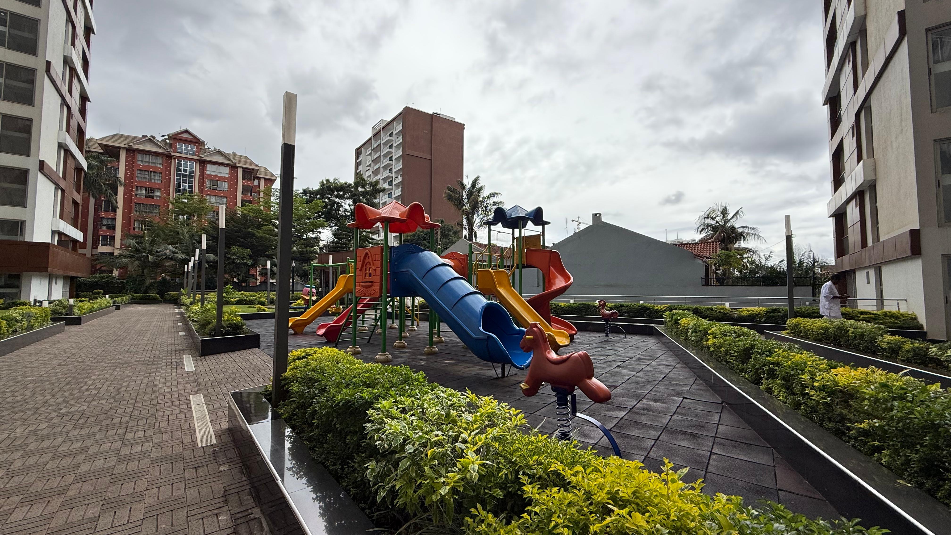 Signature – Luxurious 4 Bedroom + DSQ Penthouse Duplex