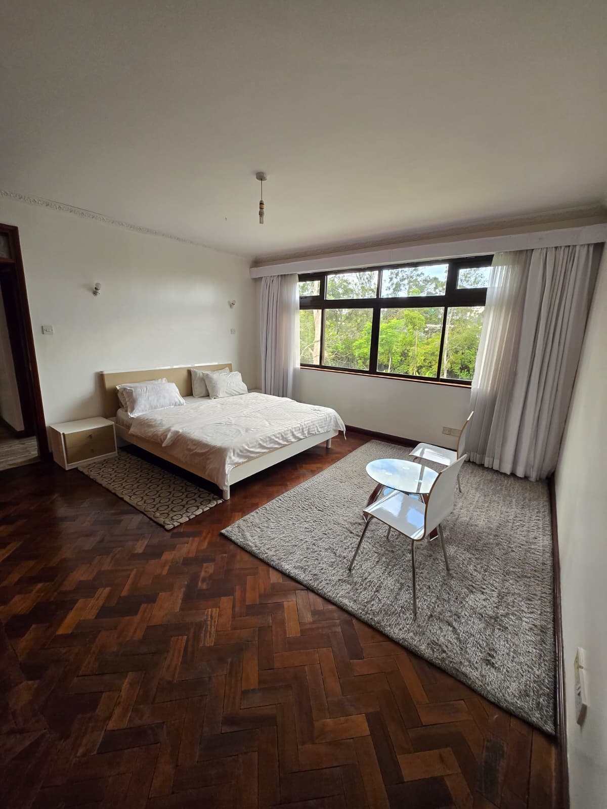 Fully Furnished 3 Bedroom, Master En-Suite Apartment