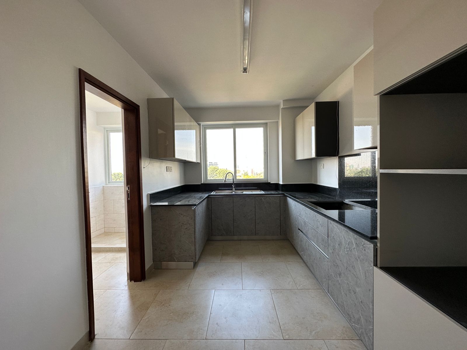 4 Bedroom Apartment plus Dsq, All En-Suite For Sale