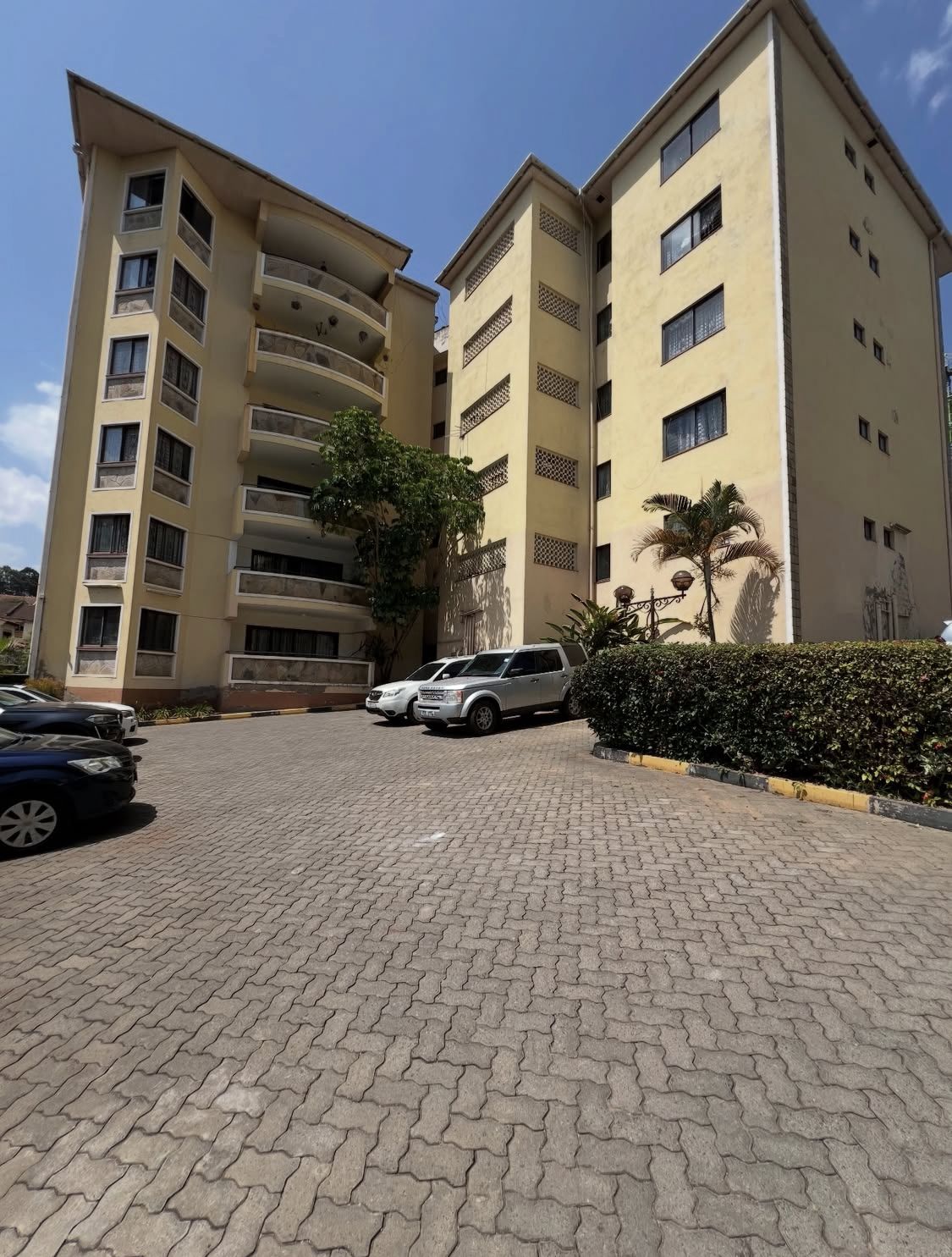 3 Bedroom, All En-suite plus Dsq Apartment for Rent