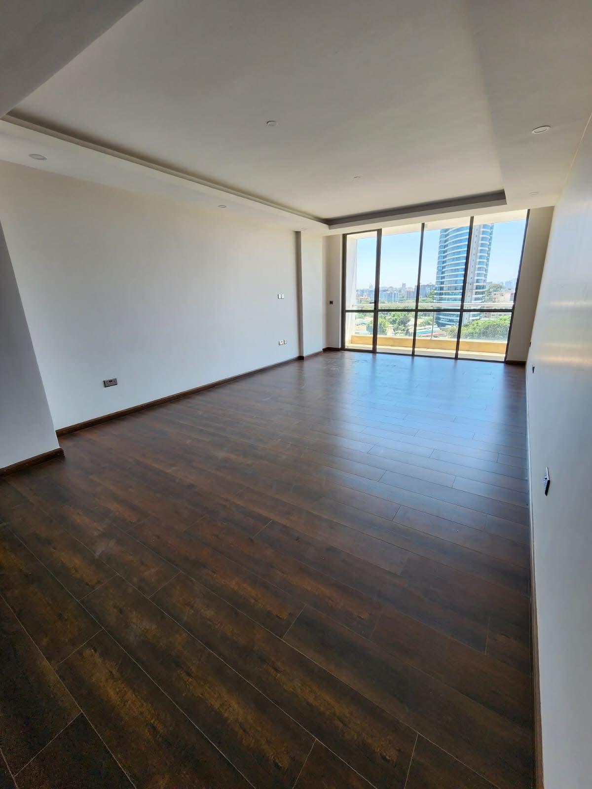 3 Bedroom, All En-suite plus Dsq Apartment for Sale