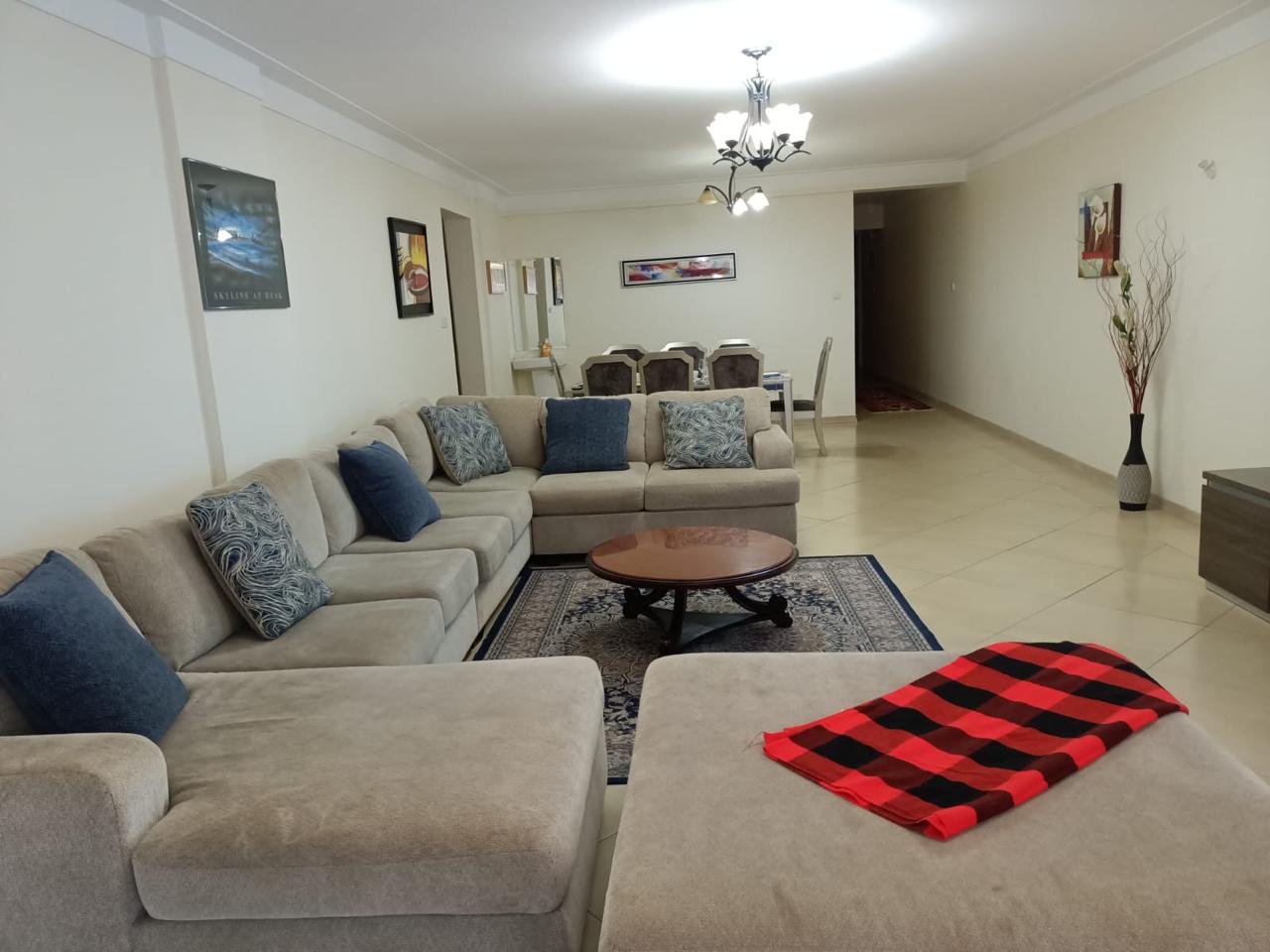 Furnished 3 Bedroom Apartment, All En-suite Plus Dsq For Rent