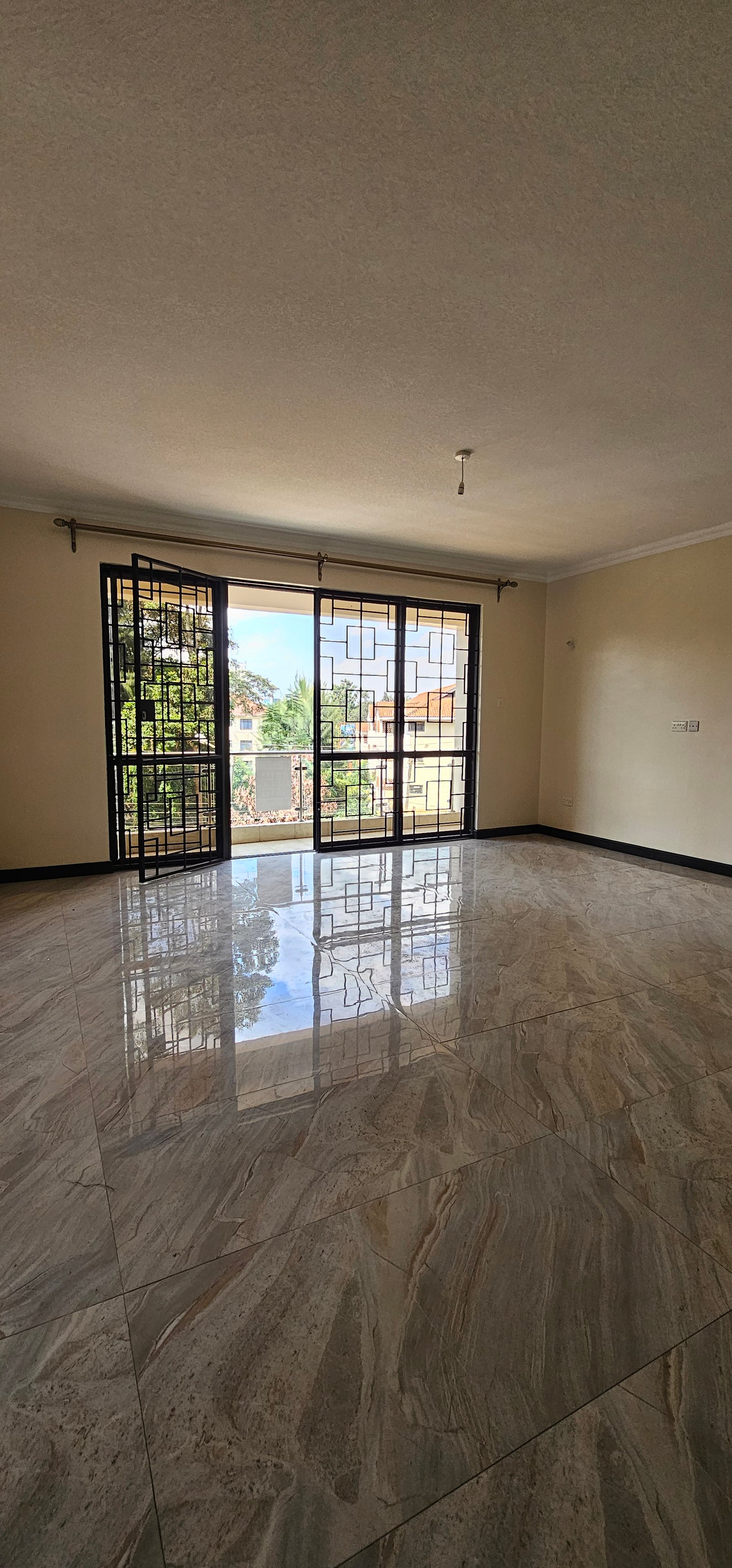 2 Bedroom Apartment ,Allr En-suite For  Rent